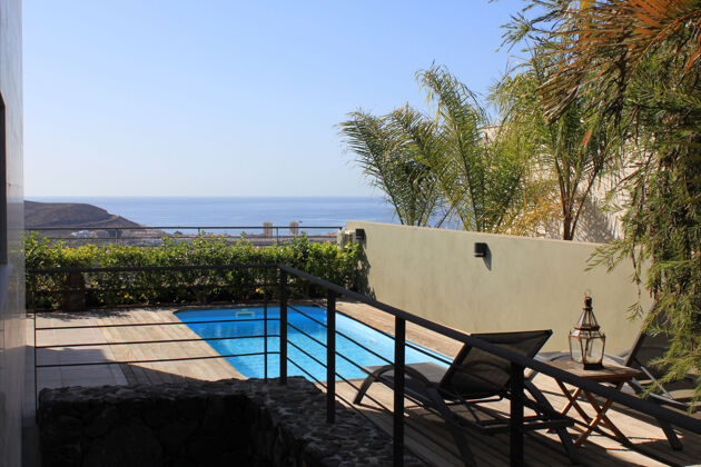 Nice villa 2 km away from the beach for 6 ppl. with swimming-pool
