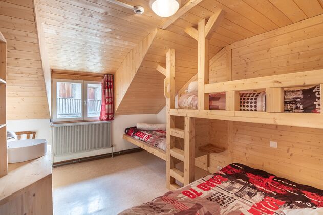 Casa a 2 km dalle piste da sci per 50 pers. con sauna e spa a Vars
