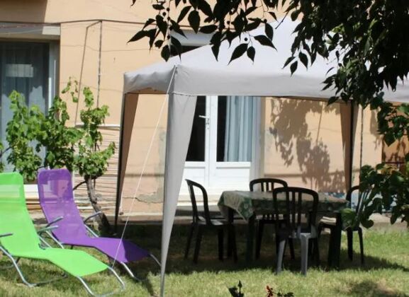 Beautiful appartement for 4 ppl. with garden and terrace at Ria-Sirach