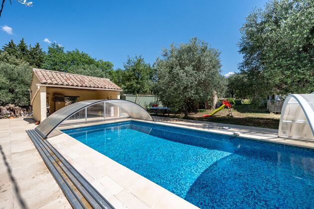 Villa for 8 ppl. with swimming-pool, garden and terrace at Fayence