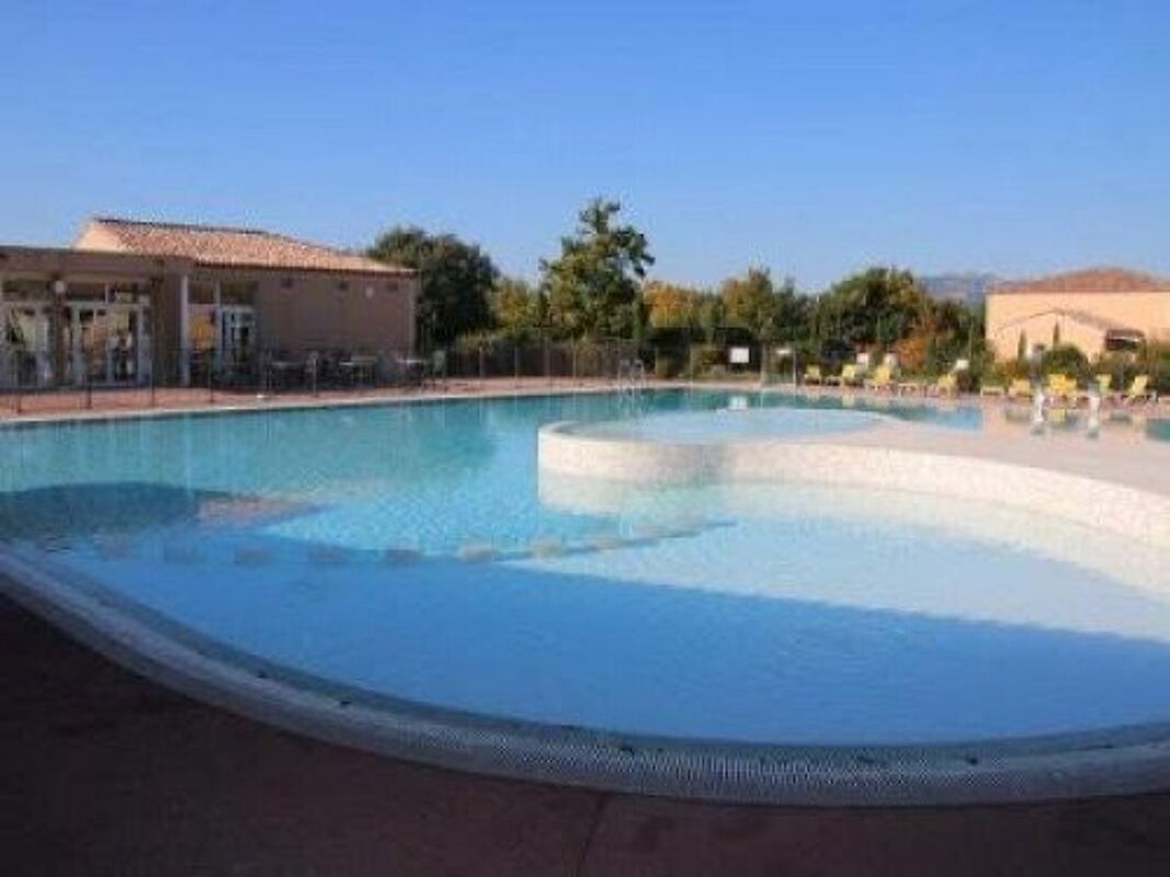 Vista sulla piscina Casa Aubignan