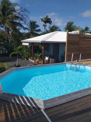 Bungalow for 4 ppl. with shared pool and terrace at Saint-François