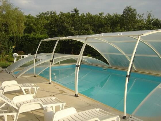 Spaziosa casa per 8 pers. con accesso piscina e giardino a Sarrazac