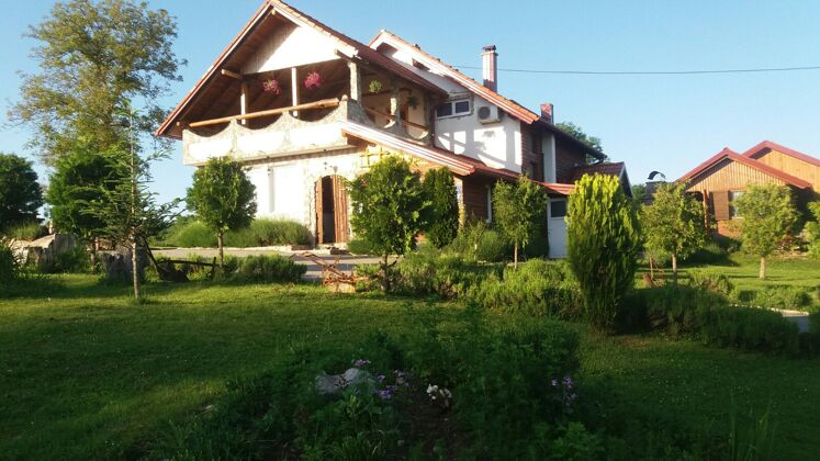 Hübsche Wohnung 17 km vom Skigebiet entfernt für 6 Pers. in Rakovica