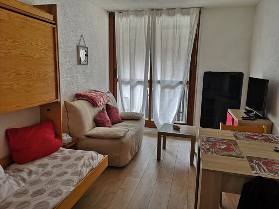 Studio 500 m away from the slopes for 4 ppl. with terrace at  Allos