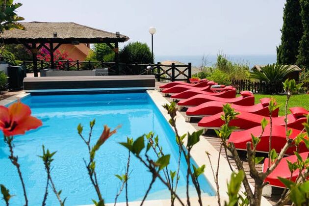 Big villa 3 km away from the beach for 10 ppl. with swimming-pool