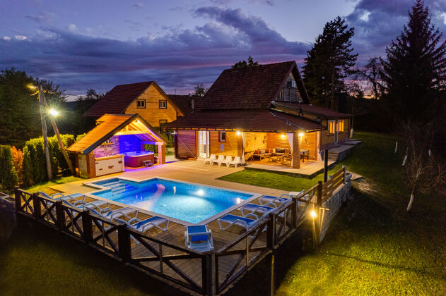 Villa for 8 ppl. with swimming-pool, sauna, jacuzzi, spa and terrace