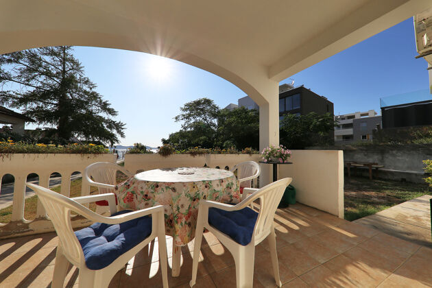 Appartamento per 4 pers. con vista mare, giardino e terrazza a Zadar