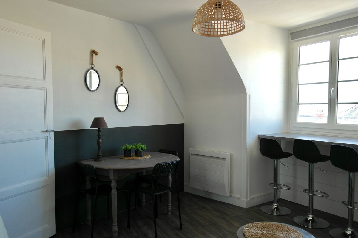 Dining room Apartment Port-en-Bessin-Huppain