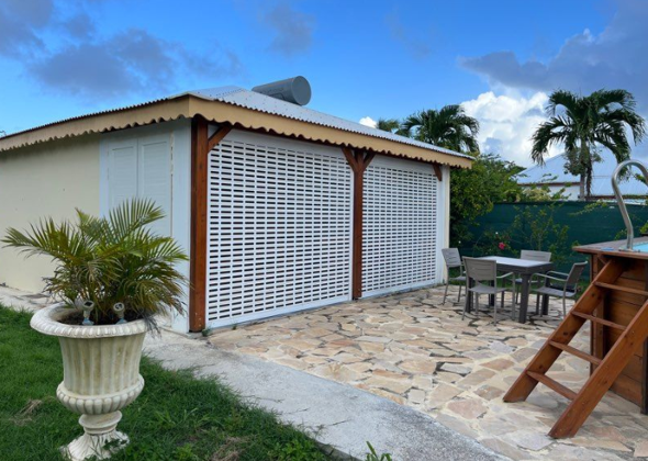 Bonita casa para 2 pers. con piscina, jardín y terraza en Port-Louis