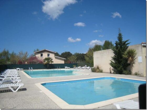 Nice house for 6 ppl. with shared pool and terrace at Hourtin
