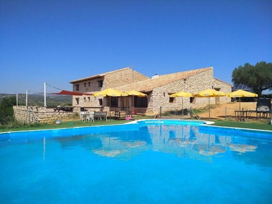 Villa per 16 pers. con piscina, giardino e terrazza a La Salzadella