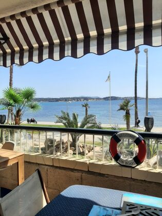 200 m away from the beach! Studio for 4 ppl. with sea view at Bandol