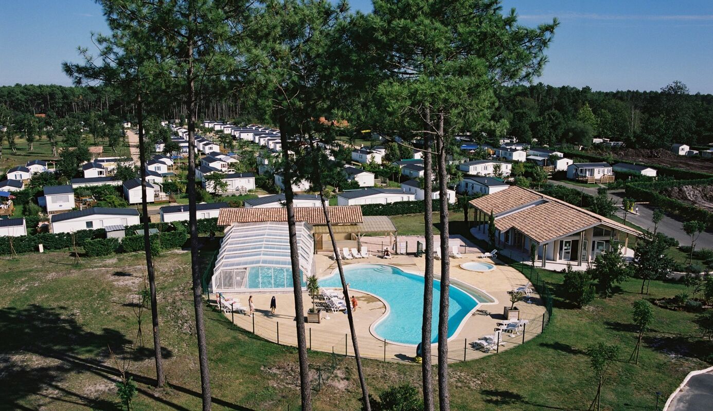 Vista sulla piscina Casa Biscarrosse