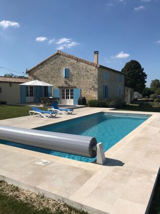 Villa pour 8 pers. avec piscine, jardin et terrasse à Virollet