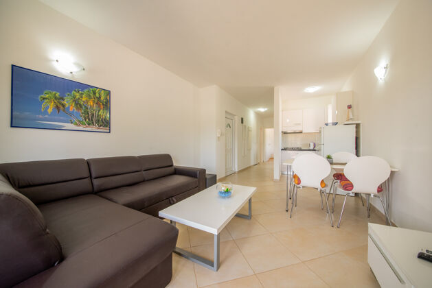 Appartement 350 m away from the beach for 6 ppl. with garden at Vrsi