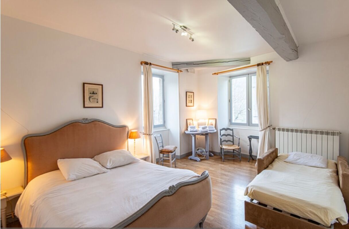 Bedroom Mansion/Castle Satillieu