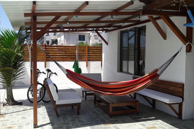 Appartement for 4 ppl. with shared pool and terrace at Pereybere