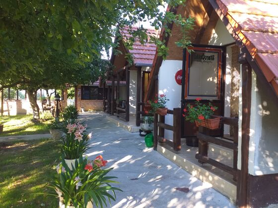 Splendido bungalow per 2 pers. con giardino e terrazza a Brinjani