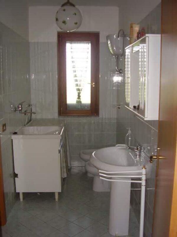 Bathroom House undefined