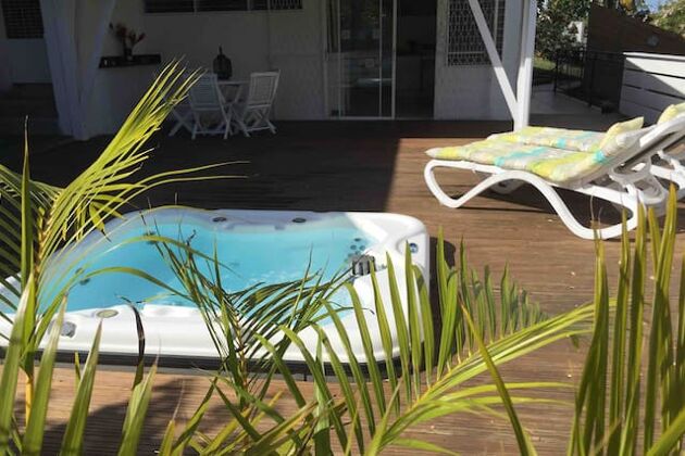 House for 2 ppl. with jacuzzi, garden and terrace at Les Trois-Îlets