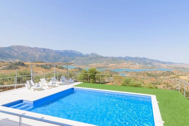 Spazioso chalet per 4 pers. con piscina e terrazza a El Gastor