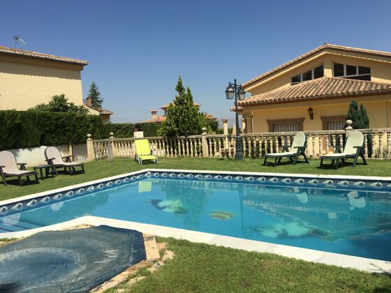 Villa for 8 ppl. with swimming-pool, garden and terrace at La Zubia