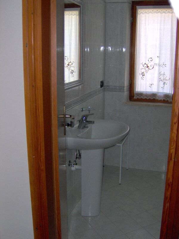 Bathroom House Lacona