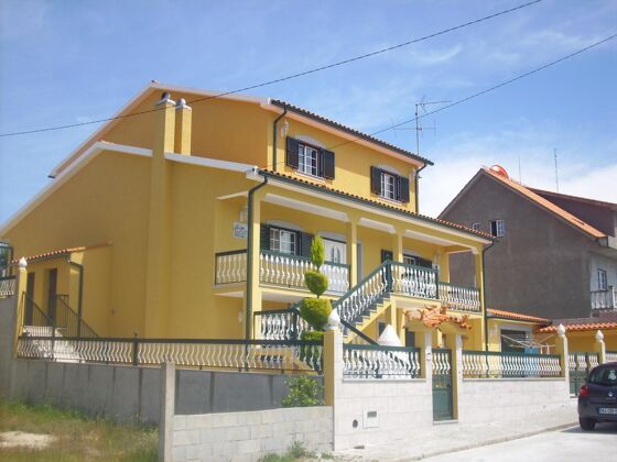 Spaziosa casa per 8 pers. con giardino, terrazza e balcone a Cortiçada