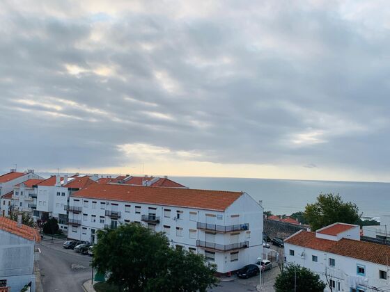 Apartamento a 1 km de la playa para 6 pers. con terraza en Nazaré