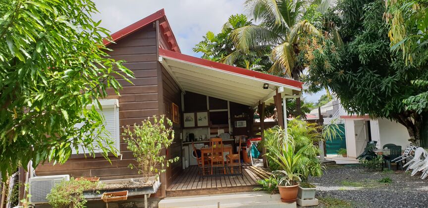 Beautiful house 8 km away from the beach for 2 ppl. at Morne-À-l'Eau