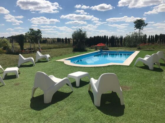 Nice house for 6 ppl. with shared pool and garden at Alcaracejos