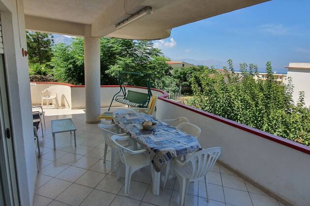100 m away from the beach! Spacious appartement for 8 ppl. at Alcamo
