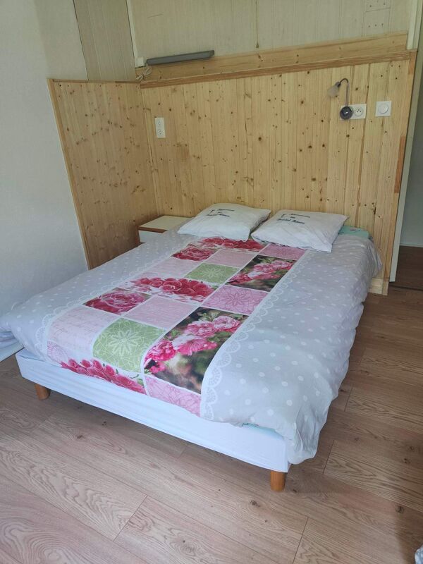 Schlafzimmer Ferienwohnung Néris-les-Bains