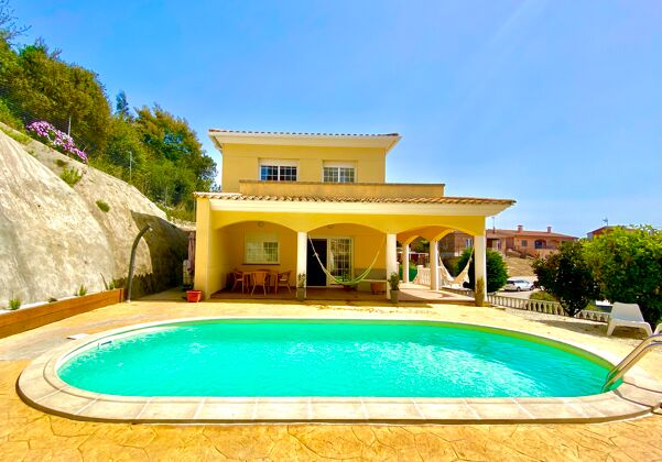 Spacious villa 8 km away from the beach for 7 ppl. with swimming-pool