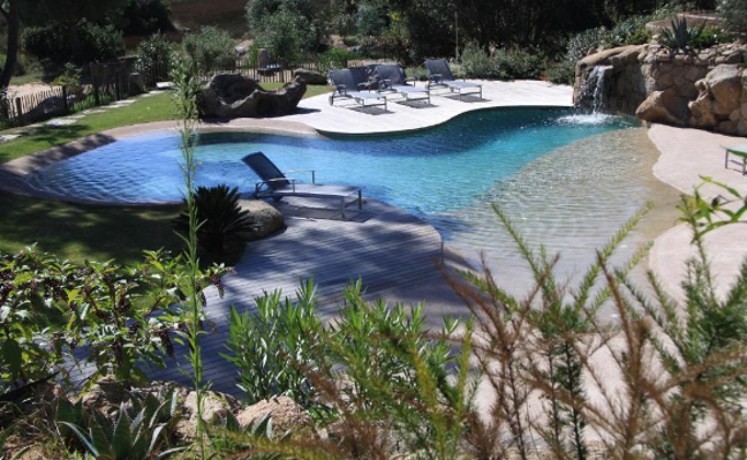 Villa für 6 Pers. mit Schwimmbad, Meerblick und Garten in Lecci