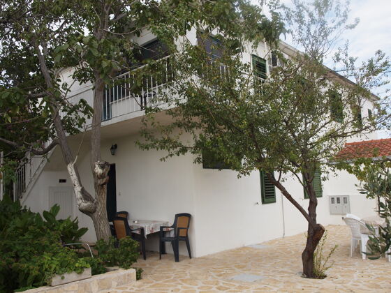 250 m away from the beach! Nice appartement for 5 ppl. at Slatine
