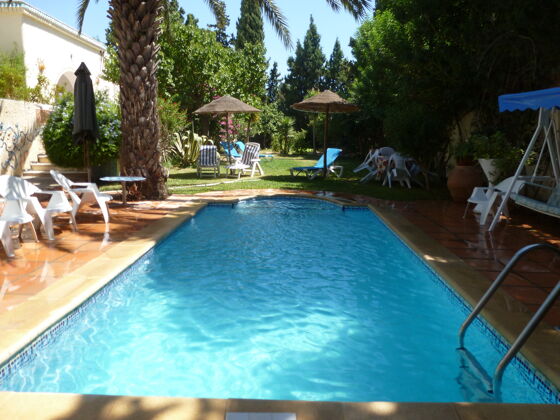Villa a 1 km de la playa para 8 pers. con piscina y jardín en Hammamet