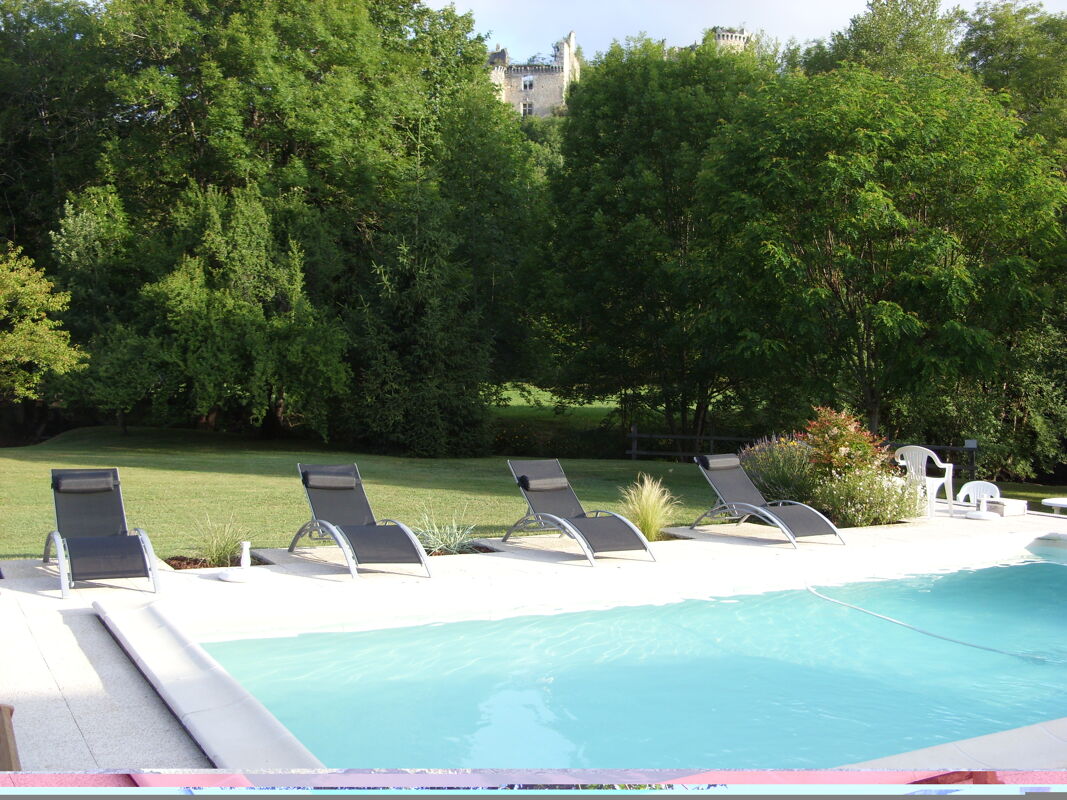Swimming pool view House Saint-Pierre-de-Côle