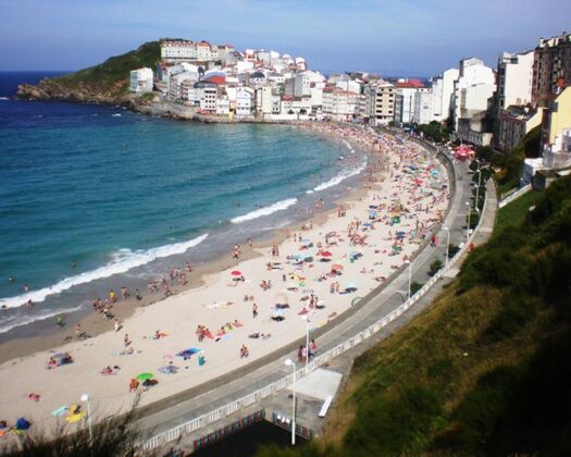 10 m away from the beach! Nice appartement for 7 ppl. at Malpica