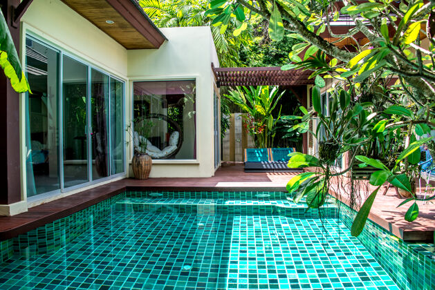 Villa para 6 pers. con piscina, jacuzzi y jardín en Tambon Karon