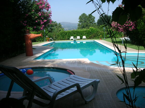 Villa for 8 ppl. with shared pool, jacuzzi and garden at Pedraça