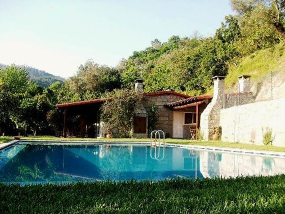 Amazing villa for 4 ppl. with swimming-pool at Caniçada