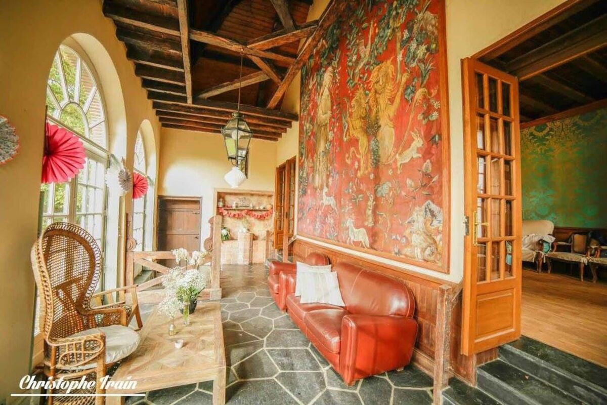 Living room Mansion/Castle Messas