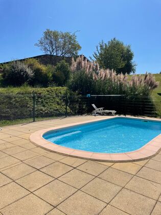 Geräumiges Haus für 7 Pers. mit Schwimmbad und Terrasse in Tamniès