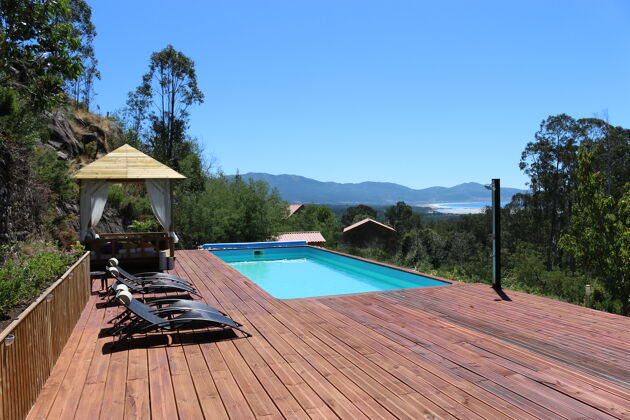 Big house 8 km away from the beach with swimming-pool, jacuzzi and spa