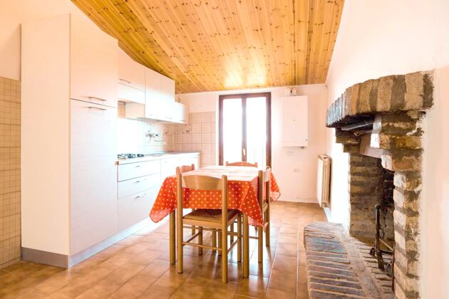 Splendido appartamento per 4 pers. con jacuzzi a Urbino