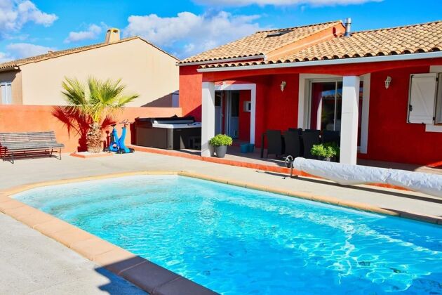 Villa for 6 ppl. with swimming-pool, jacuzzi and spa at Carcassonne