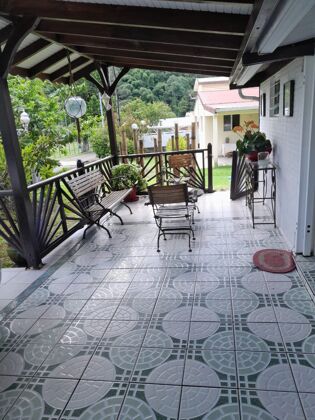 Nice house 10 km away from the beach for 4 ppl. with garden at Ducos