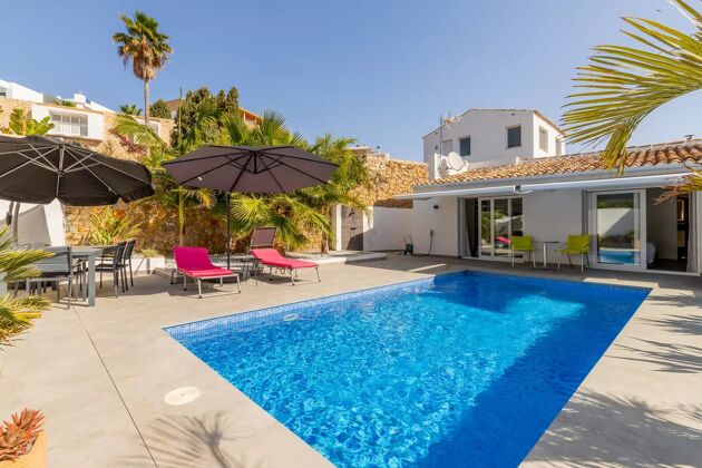 Villa für 4 Pers. mit Schwimmbad, Meerblick und Garten in Calpe